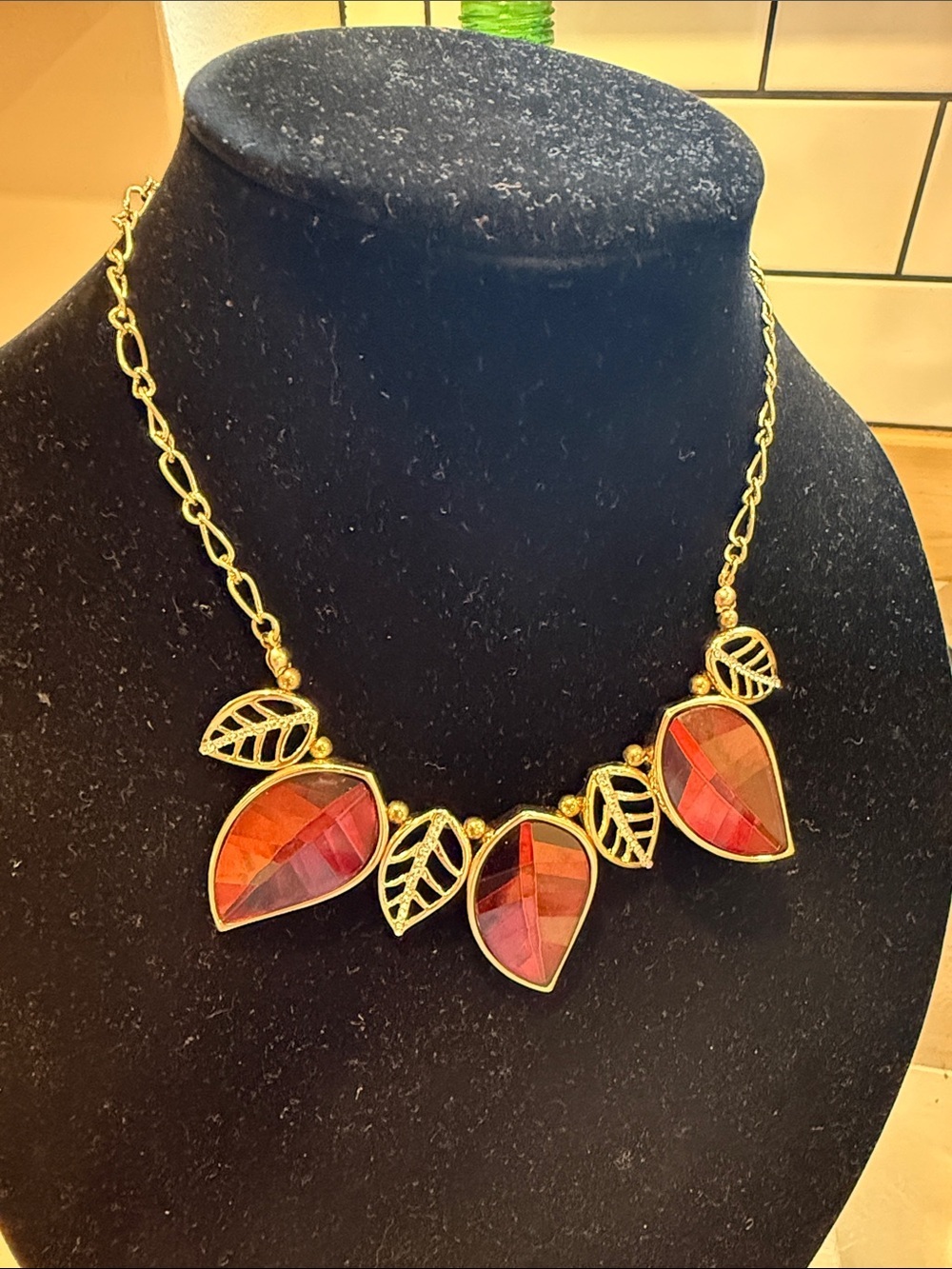 paparazzi Gold-Tone and Leaf Pendant Necklace - Picture 3 of 6